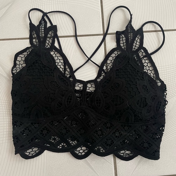 Sexy Black Top With Removeable Padding - Picture 3 of 6